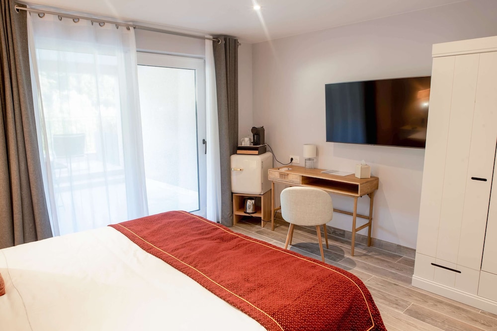 Deluxe Room, Balcony, Golf View photo 3