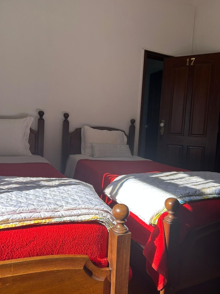 Basic Twin Room (SUITE 17) photo 3