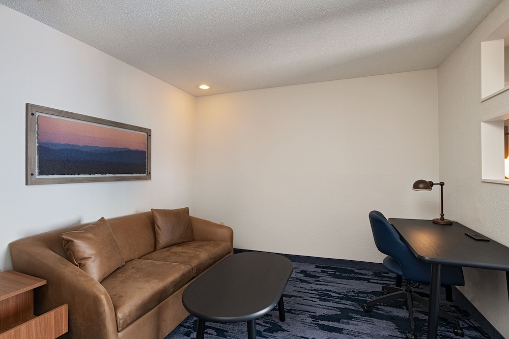 Executive Suite, 1 King Bed with Sofa bed - Photo 4