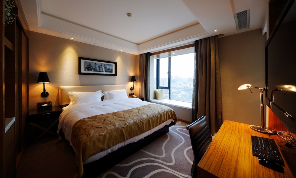 Deluxe Suite, River View photo 3