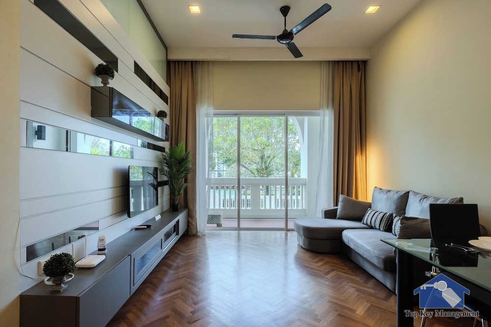 Deluxe Apartment, 1 Bedroom, Pool View