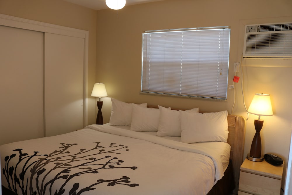 Room, 1 King Bed with Sofa bed, Kitchen (Waterview / 1st Floor)