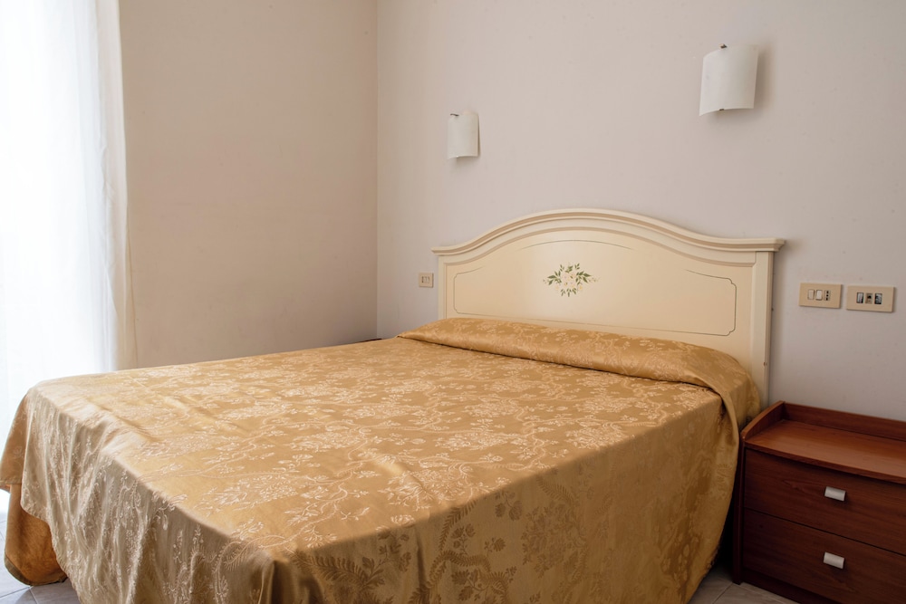 City Double Room Single Use, 1 Large Twin Bed photo 3
