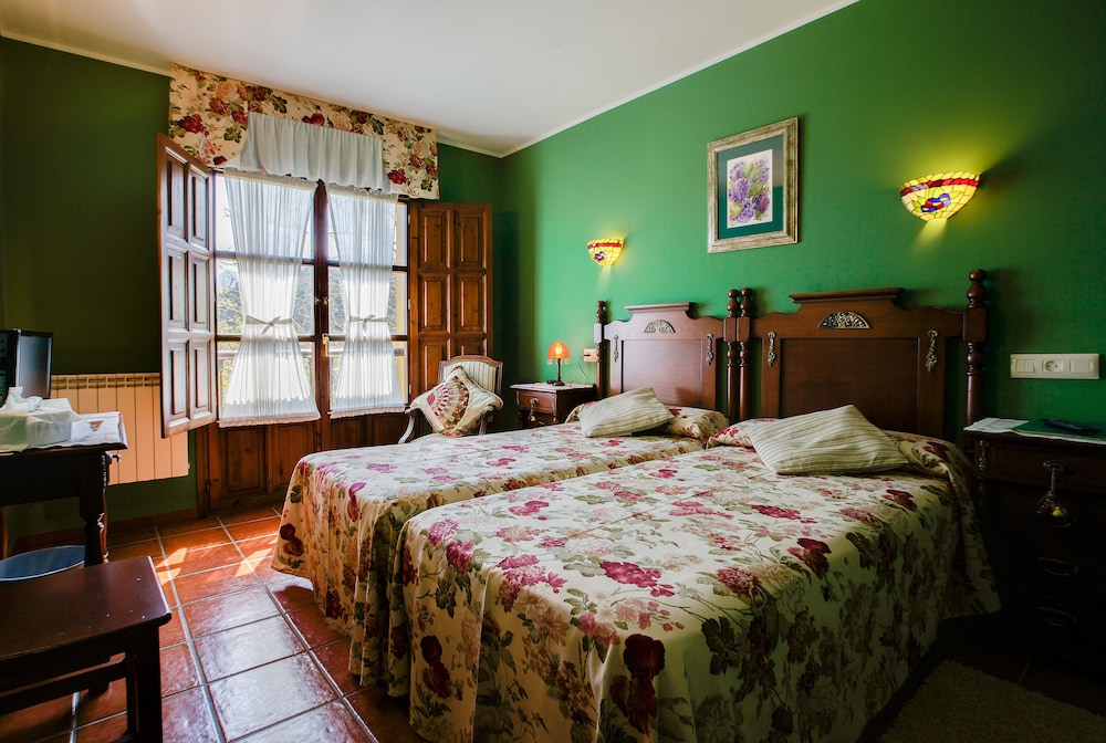Habitación Doble Básica, 1 cama doble o 2 camas individuales