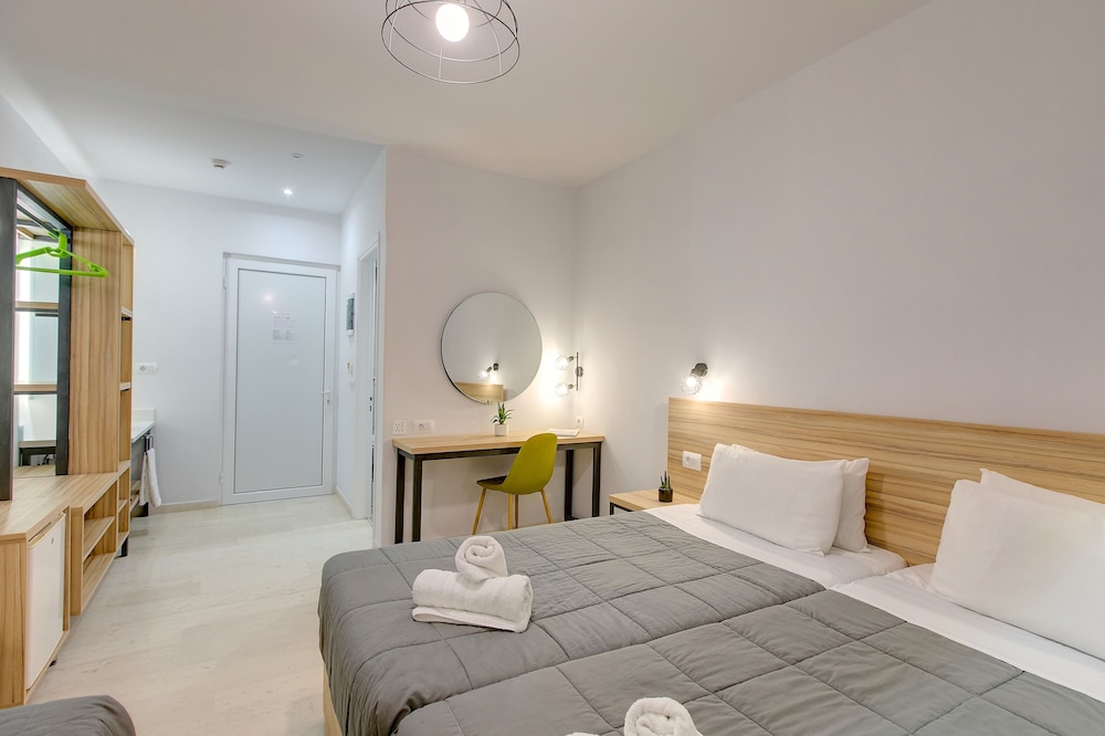Superior Double or Twin Room photo 3