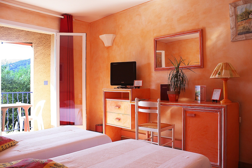Standard Double Room, Balcony (02)