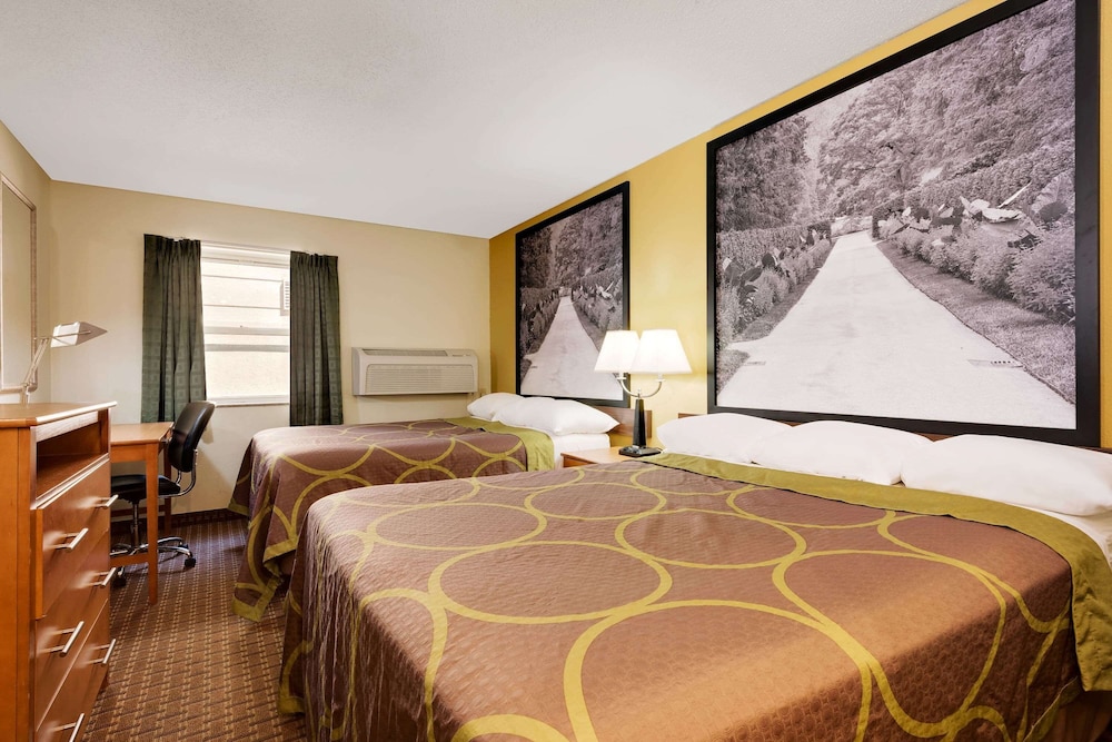 Standard Room, 2 Queen Beds - Photo 1