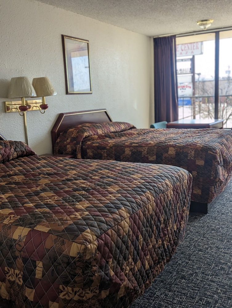 Basic Room, 2 Queen Beds photo 1