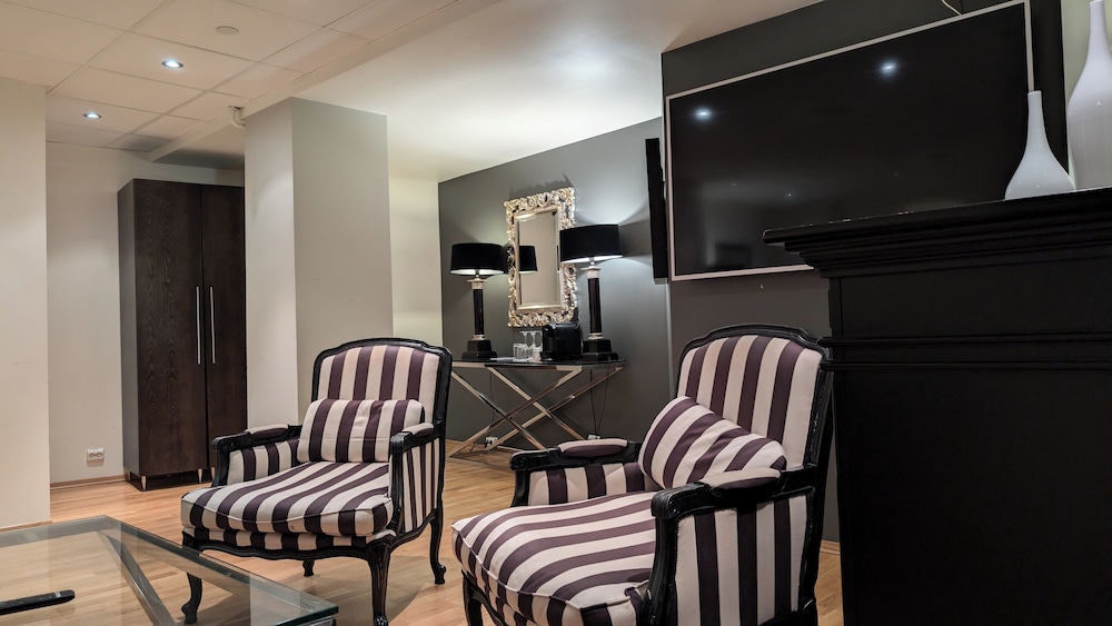 Suite, Non Smoking photo 3