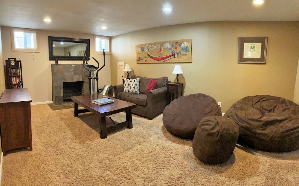 Deluxe House, 5 Bedrooms, Hot Tub photo 3