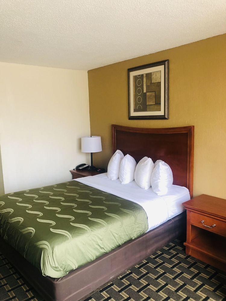 Basic Single Room - Photo 1