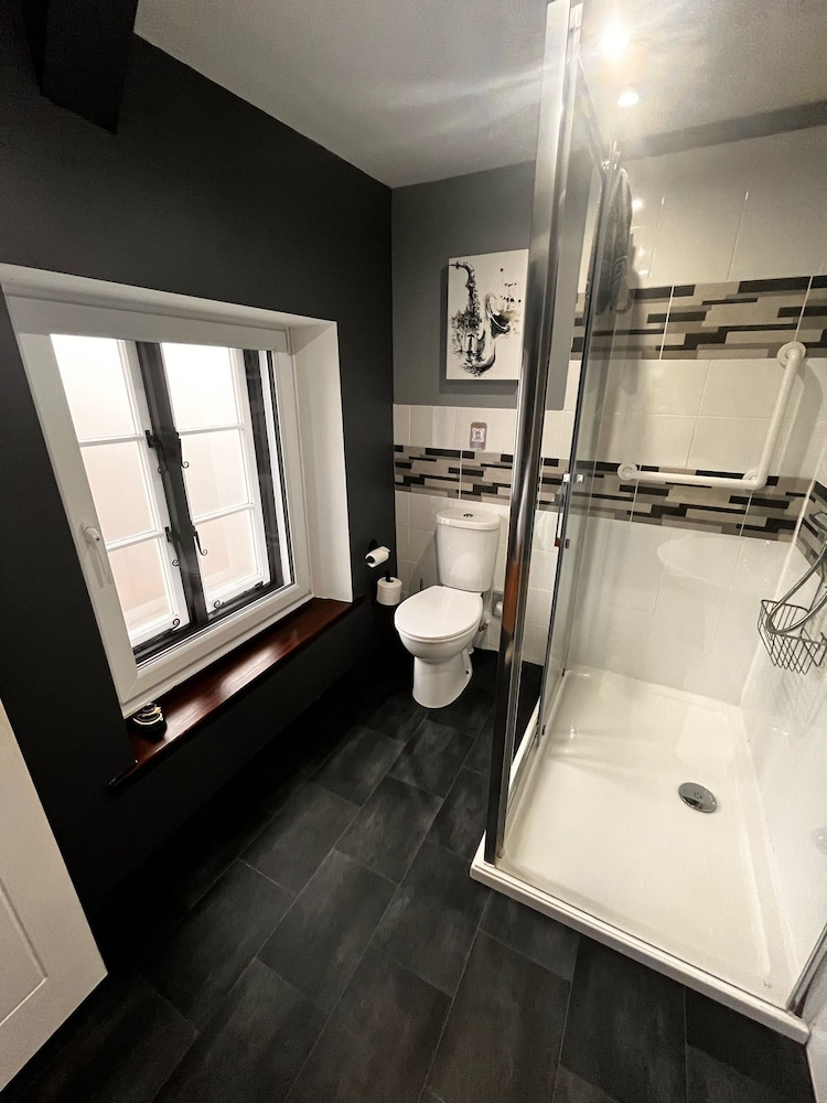 Double Room, Ensuite (Graphite/ Amber) photo 3