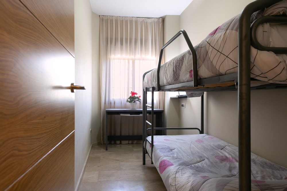 Apartment, 2 Bedrooms - Photo 4