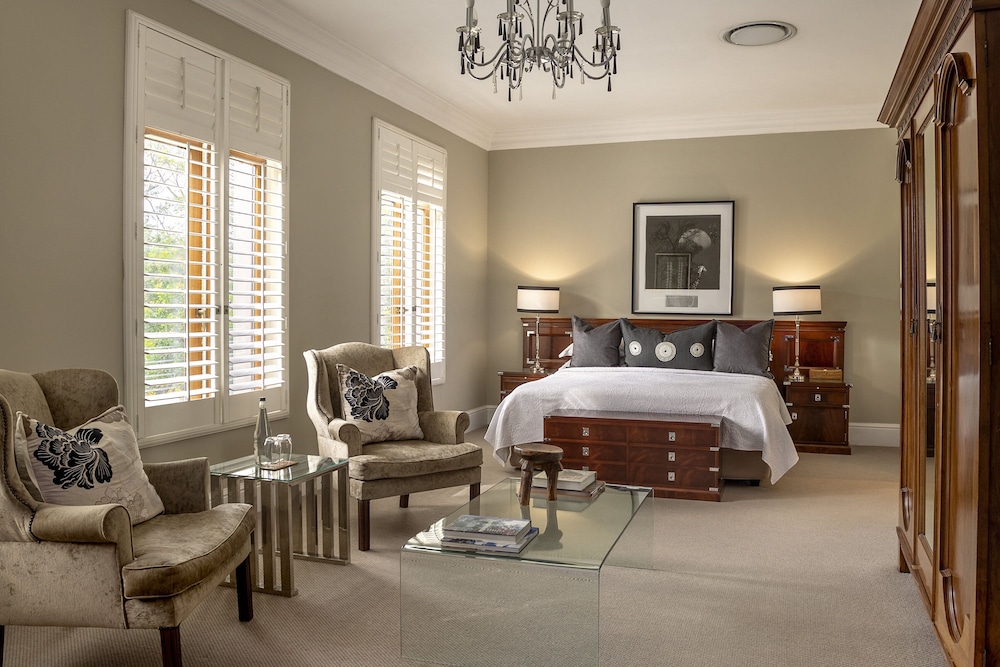 Standard Suite, 1 King Bed