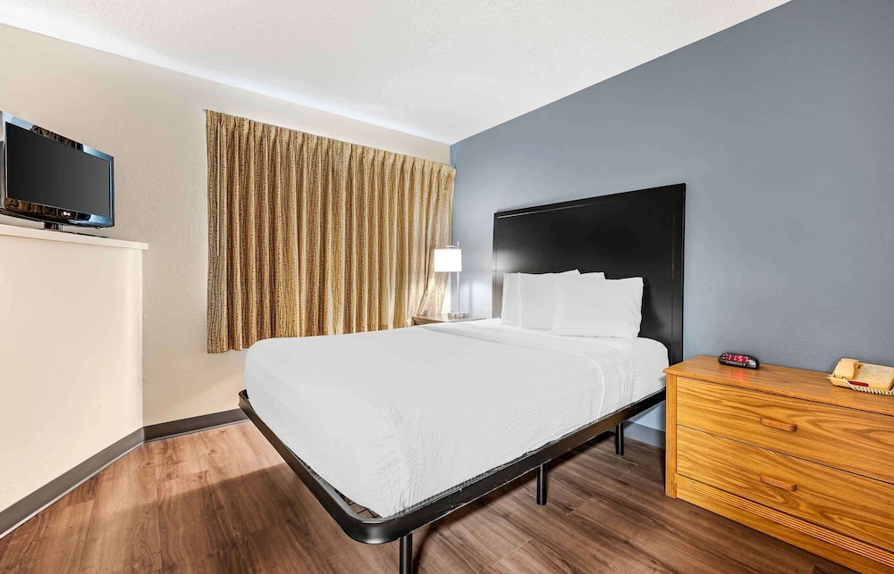 Suite, 1 Queen Bed, Non Smoking - Photo 1