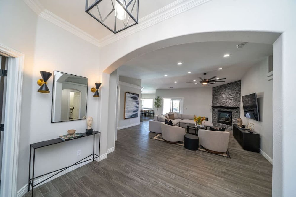 Villa de Luxe Lake Havasu avec Piscine, Foyer et Vues, Photo 24