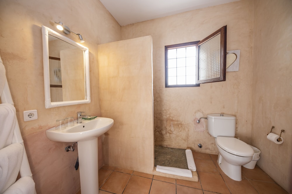 Quadruple Room, Ensuite (Mitjana) photo 3