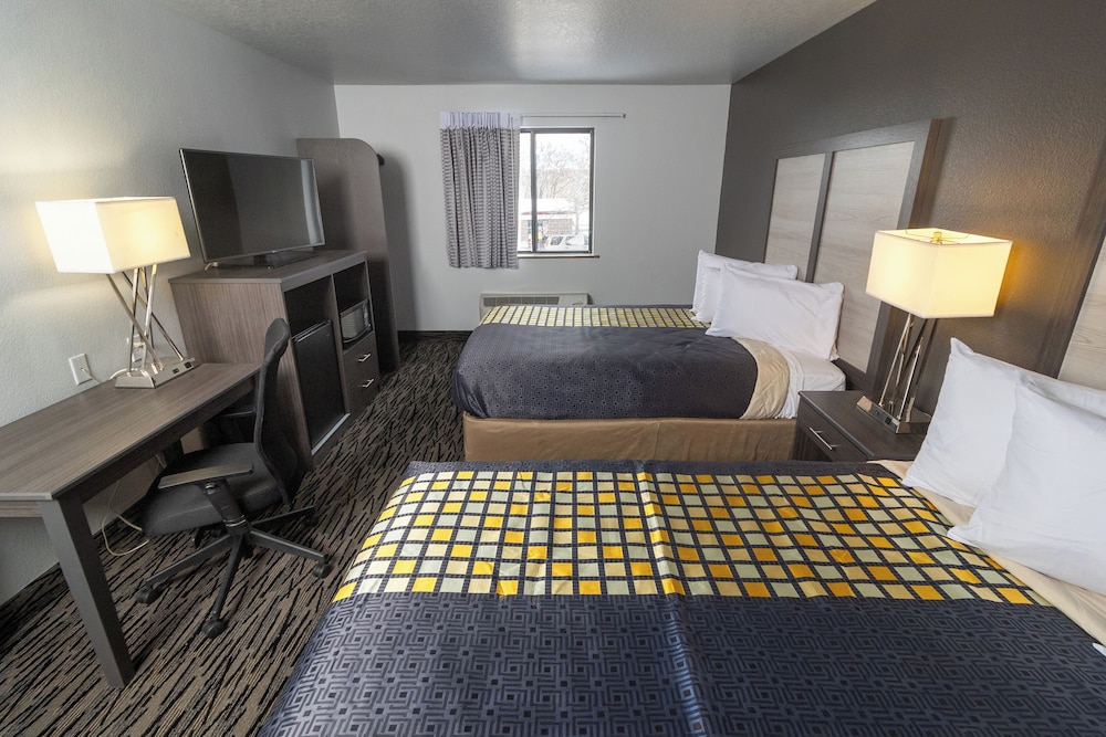 Standard Room, 2 Queen Beds, Non Smoking - Photo 3