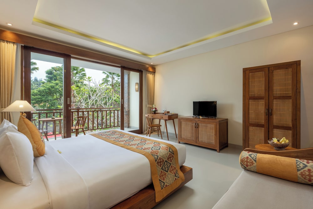 Superior Room, Balcony, Pool View - Photo 7