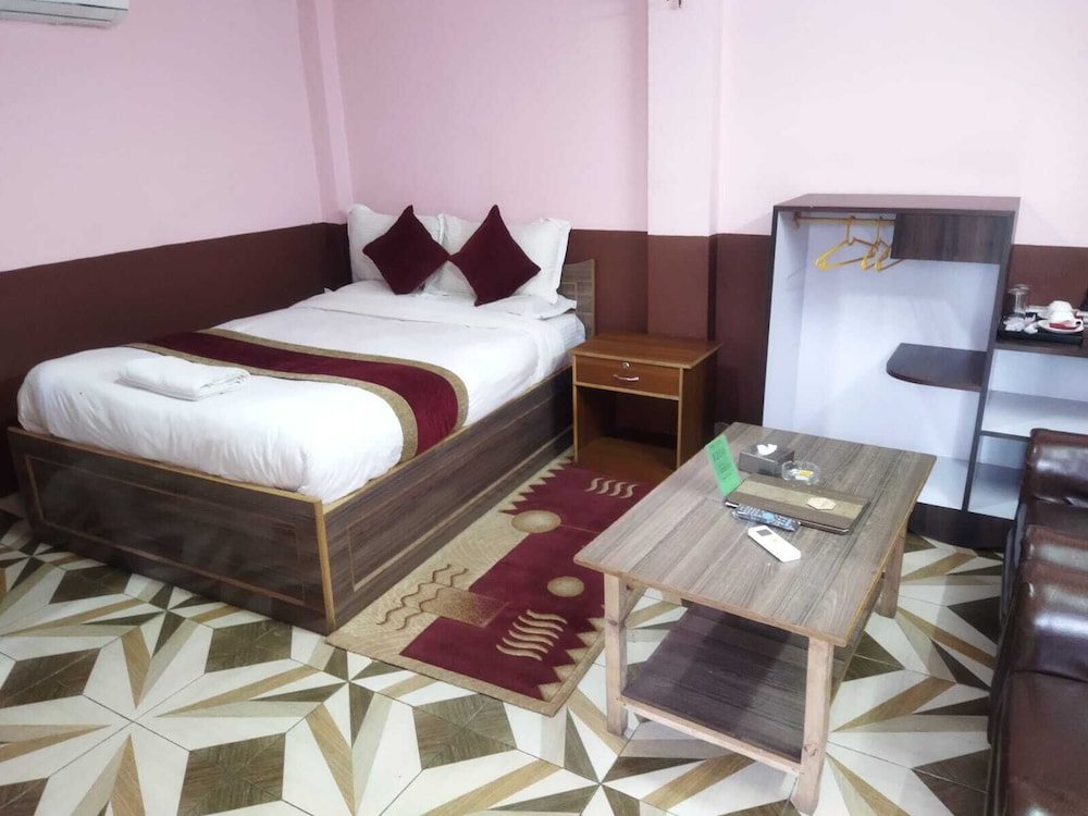 Deluxe Double Room, Garden View