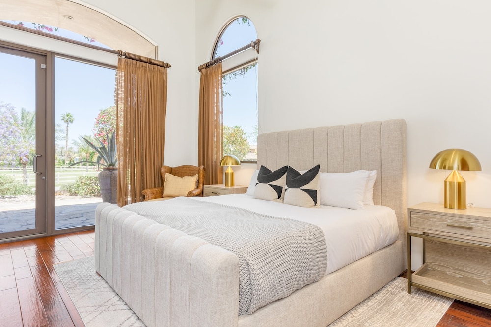 Villa (Multiple Bedrooms)