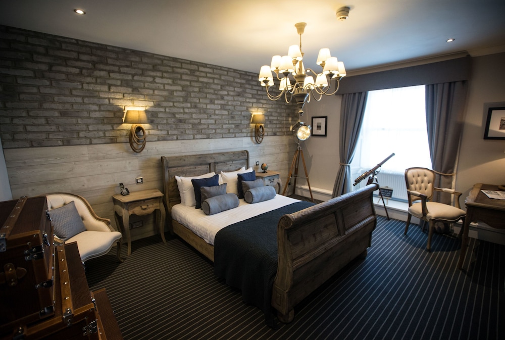 Junior Suite, 1 King Bed, Non Smoking, Jetted Tub photo 2