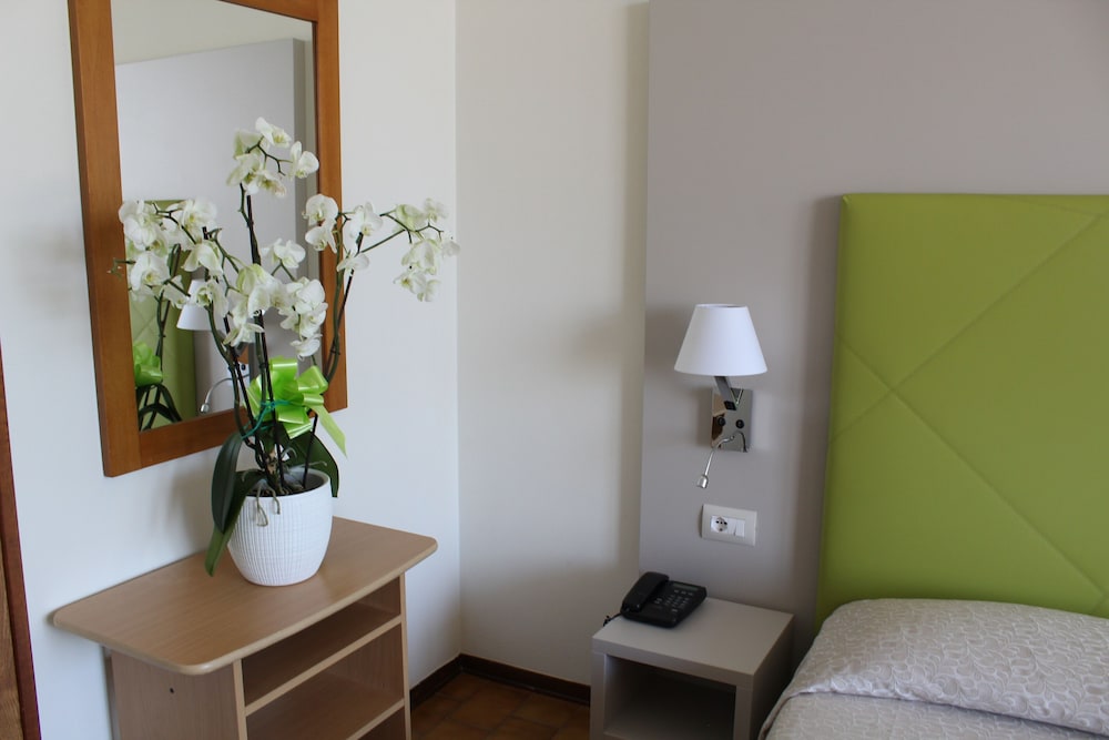 Triple Room - Photo 11