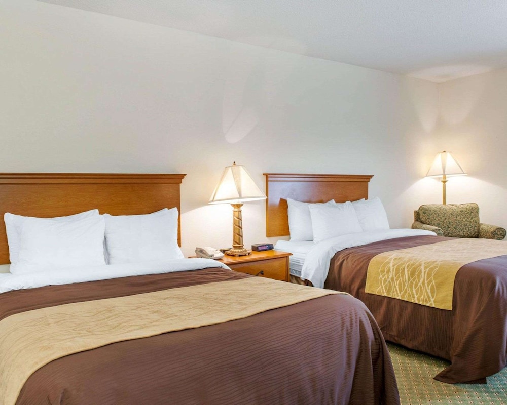 Standard Room, 2 Double Beds, Non Smoking - Photo 6