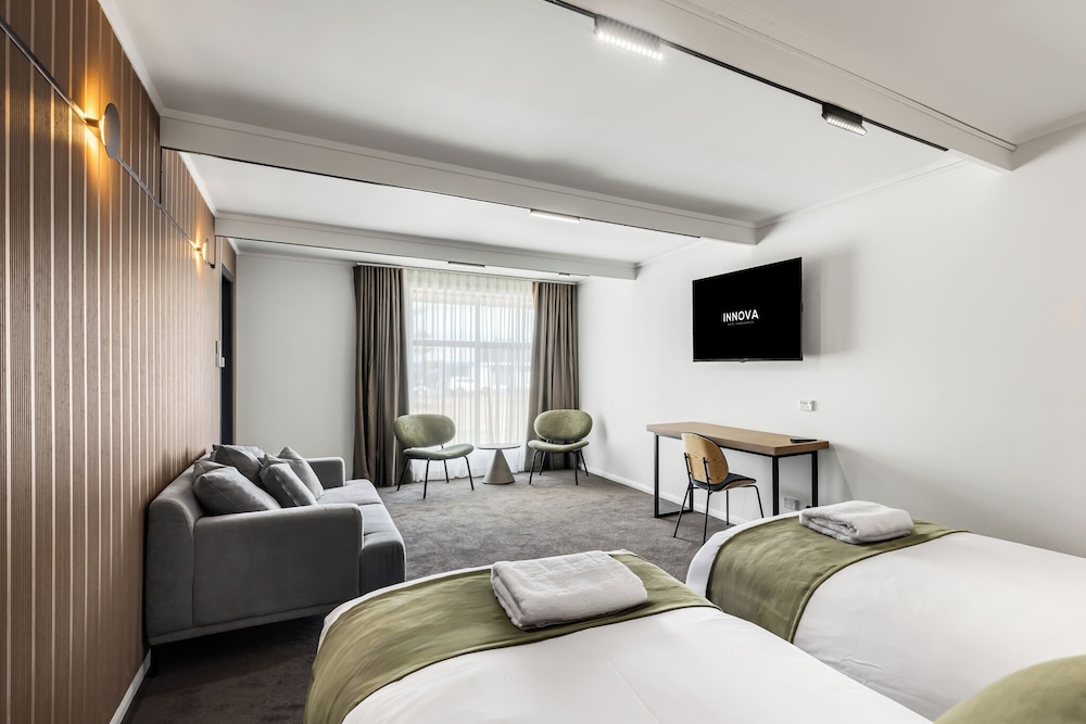 King Family Suite + Sofa photo 2