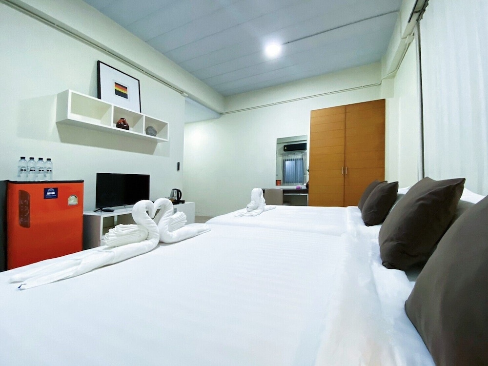 Premium Family Room - Photo 1
