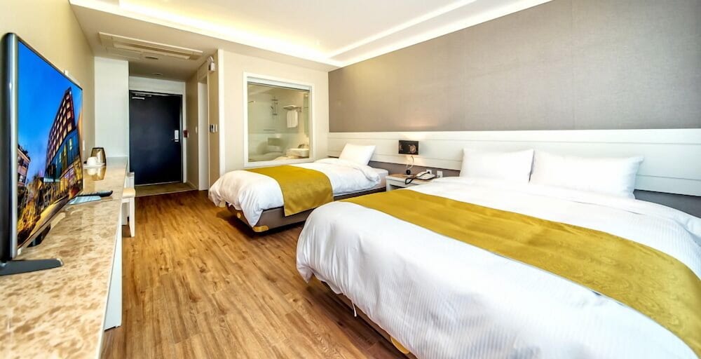 Superior Deluxe Twin Room - Photo 3
