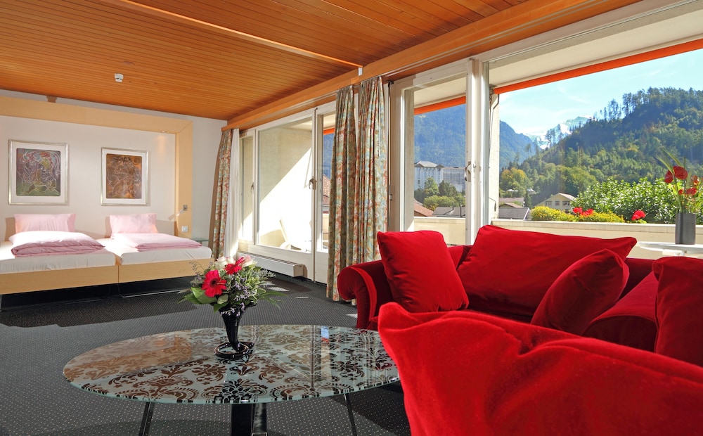 Large Room for 1 to 4 People photo 1