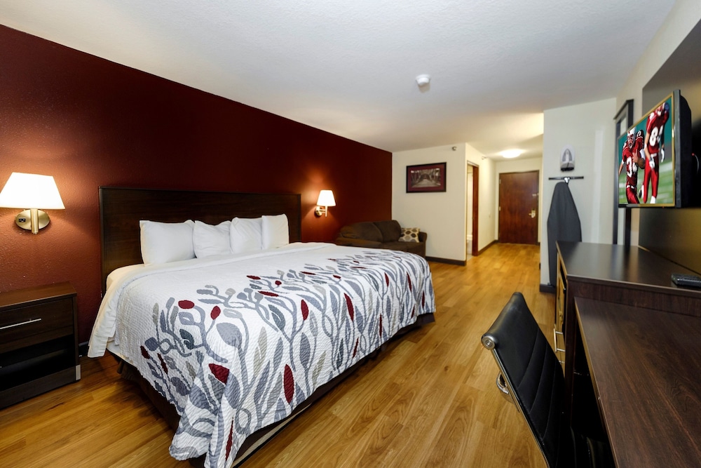 Superior Room, 1 King Bed (Smoke Free) - Photo 1