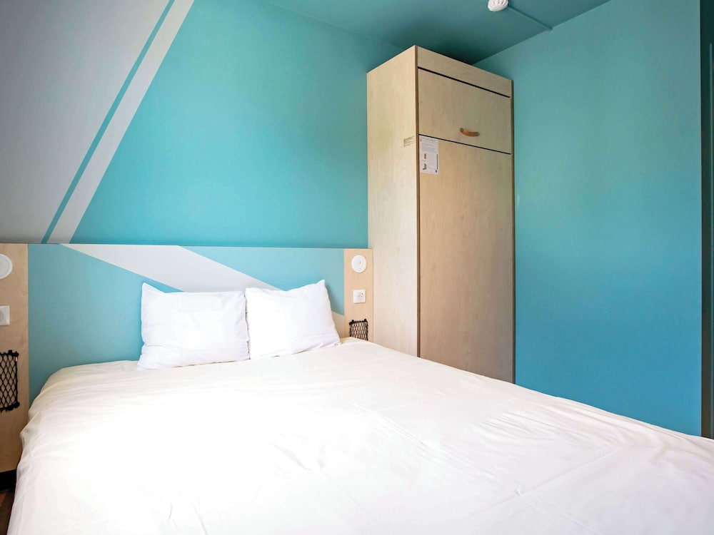 Triple Room (with a large bed and a single bed) photo 2