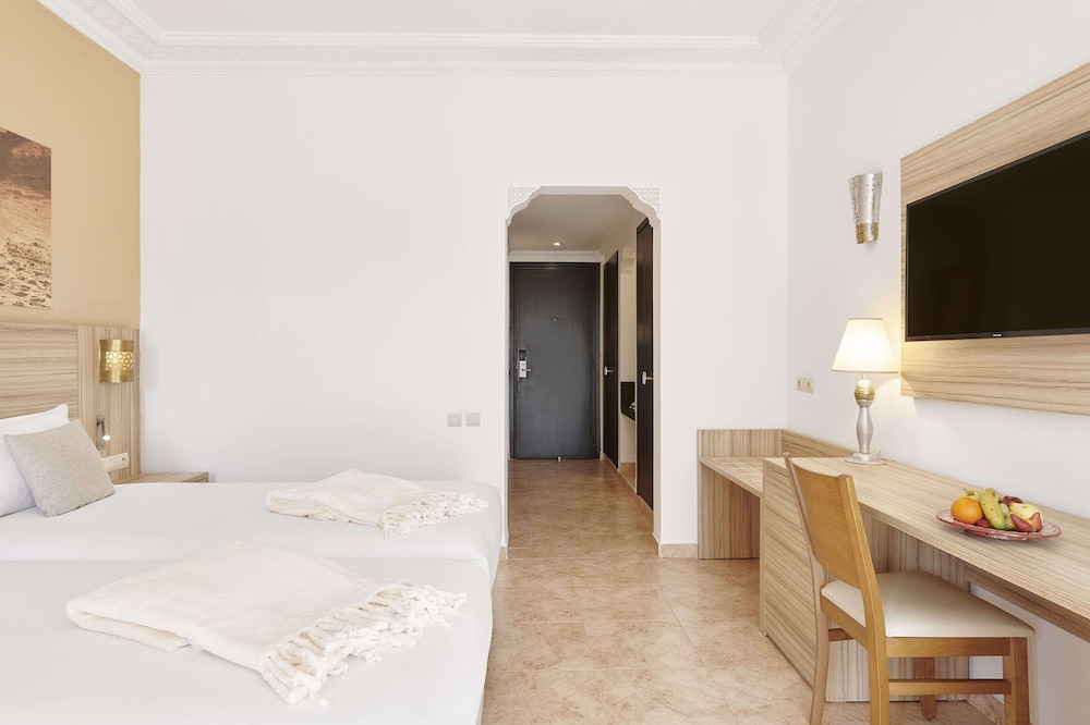 Room, Connecting Rooms (2 Adults & 2 Children) photo 1