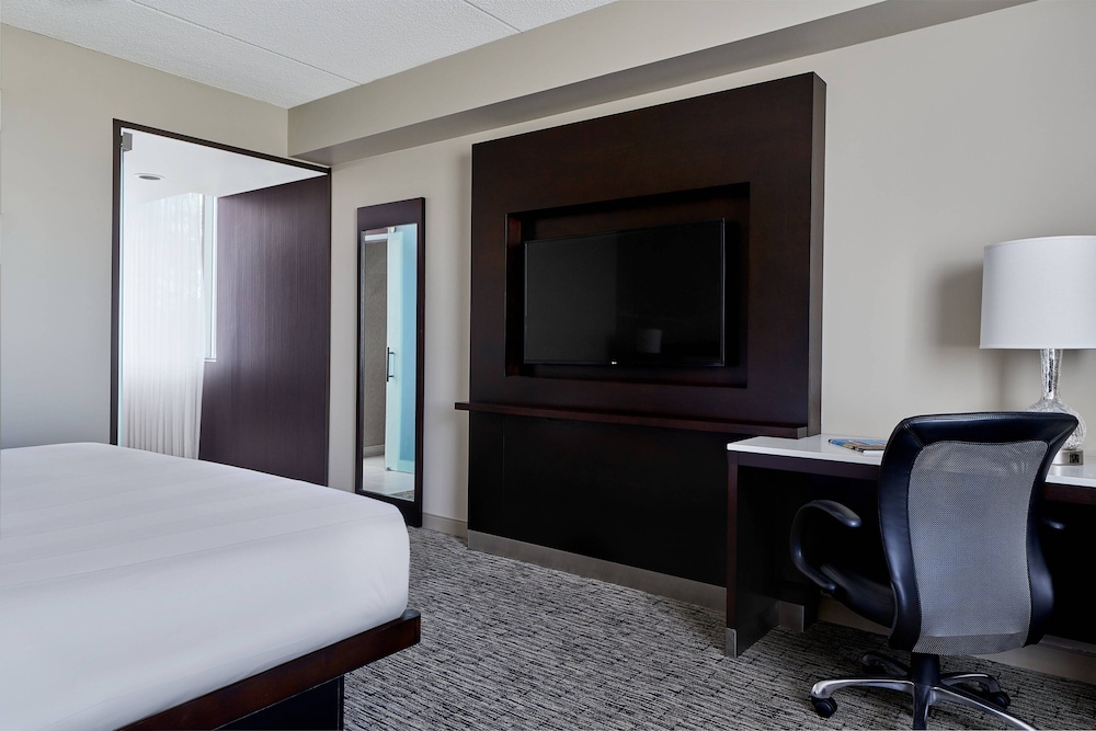 Room, 1 King Bed - Photo 4