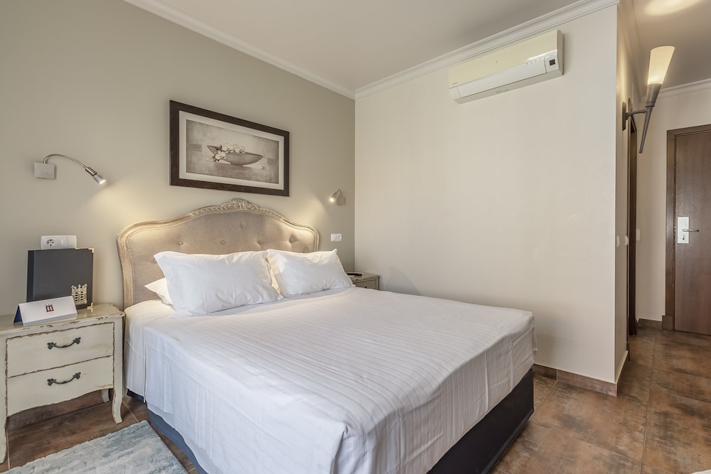 Standard Double or Twin Room (Garden or Pool View -Guest house)