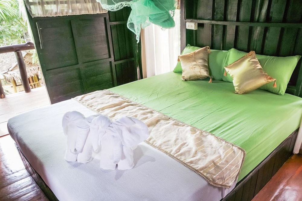 Bungalow #2 - 2nd Floor