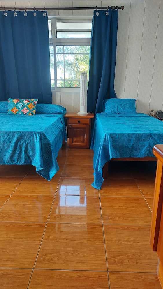 Classic Triple Room, Private Bathroom, Lagoon View (Taina) photo 1