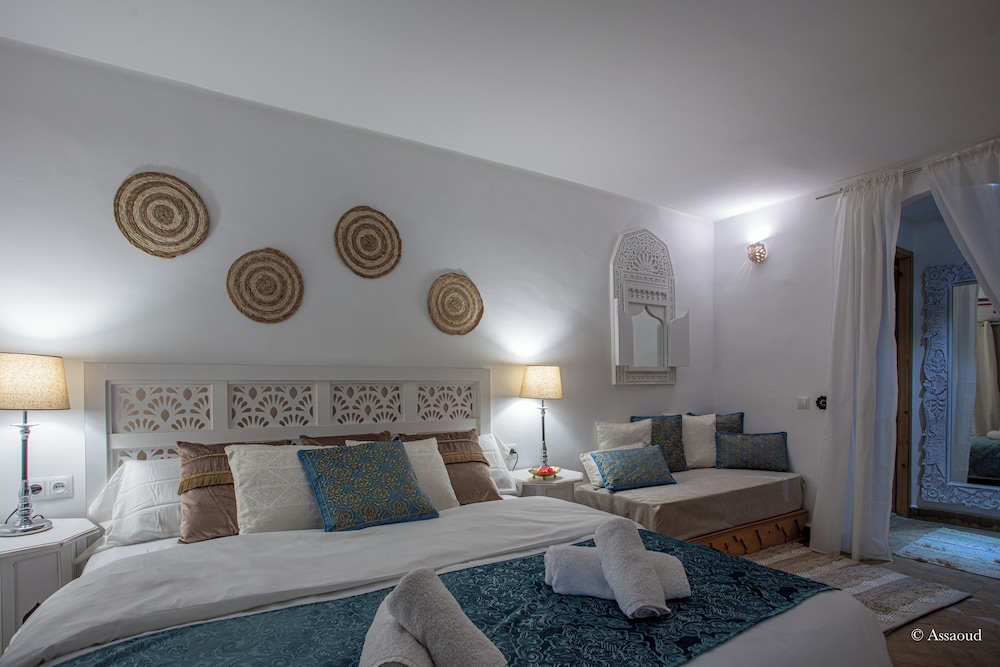 BAB ESSBANI - Photo 3