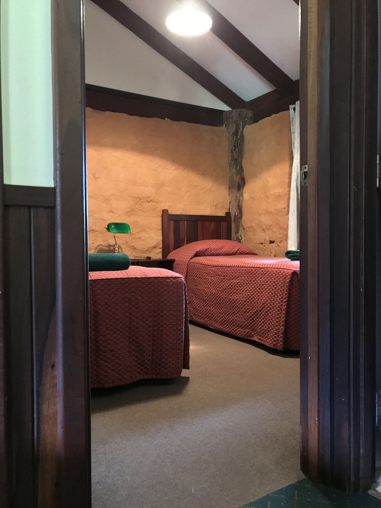 2 Bedroom Forest View Cottage photo 1