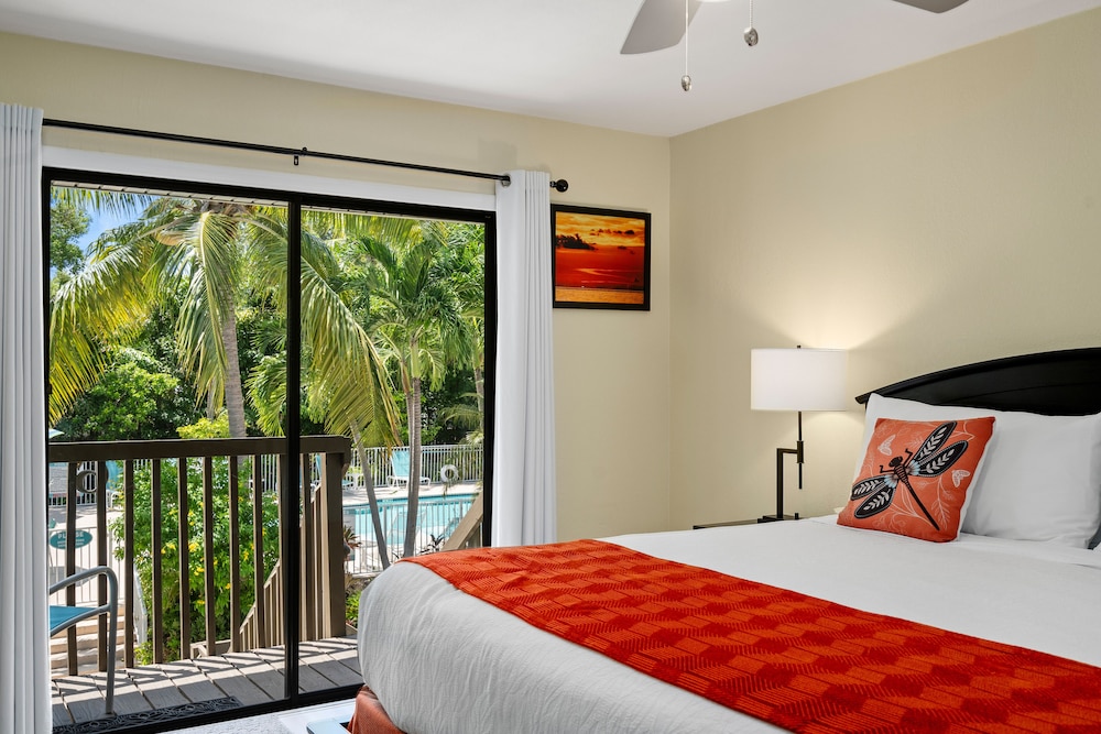 Deluxe Room, 1 King Bed, Balcony, Pool View (#16 No Children/Teens 2nd floor) photo 2