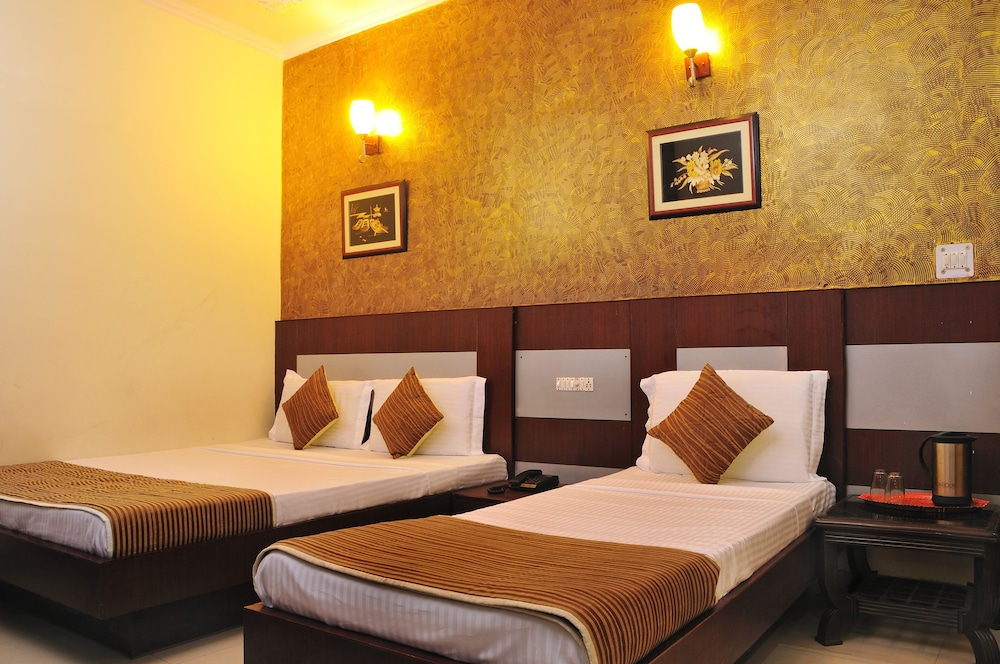 Deluxe Triple Room (Ac)