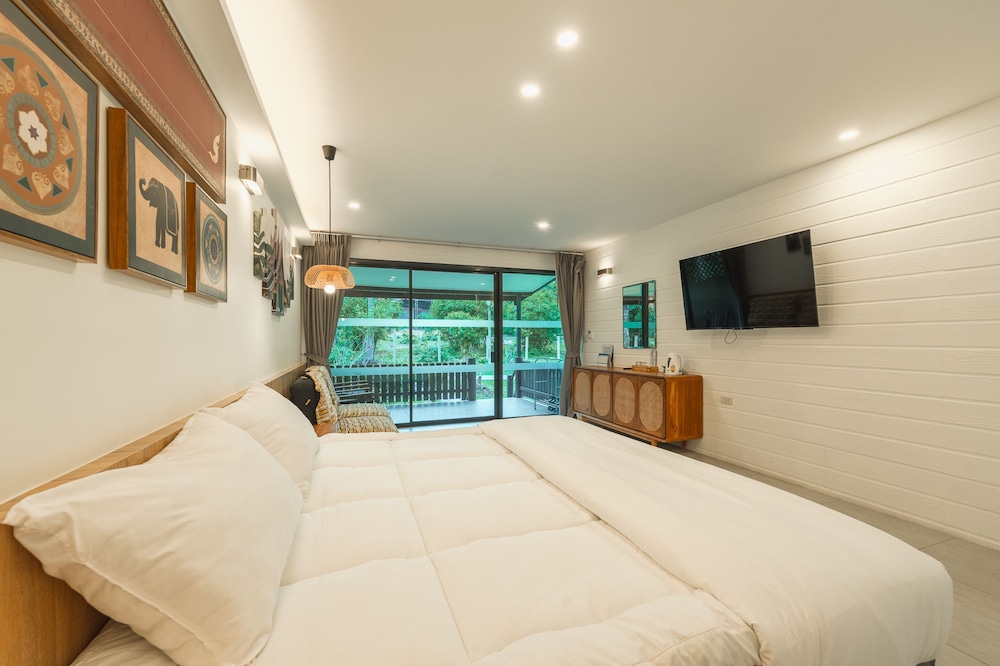 Garden-view Suite with Terrace including roundtrip shuttle boats - Photo 13