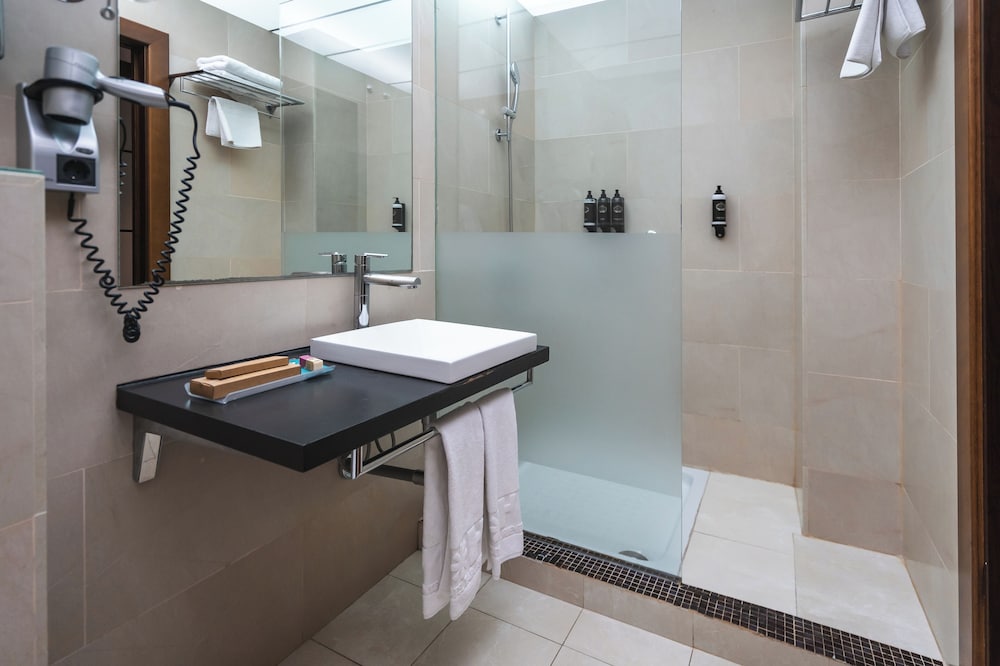 Triple Room - Photo 7
