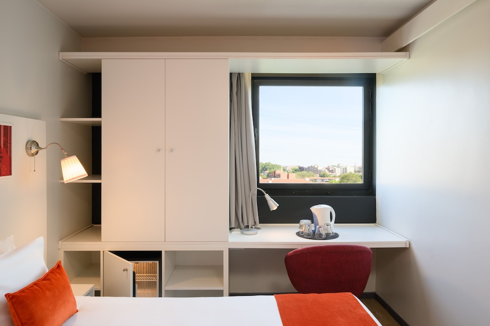 Executive Twin Room - Photo 4