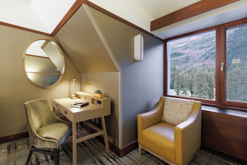 Black Diamond Floor, Executive Suite, 1 King Bed, Non Smoking, Business Lounge Access - Photo 2