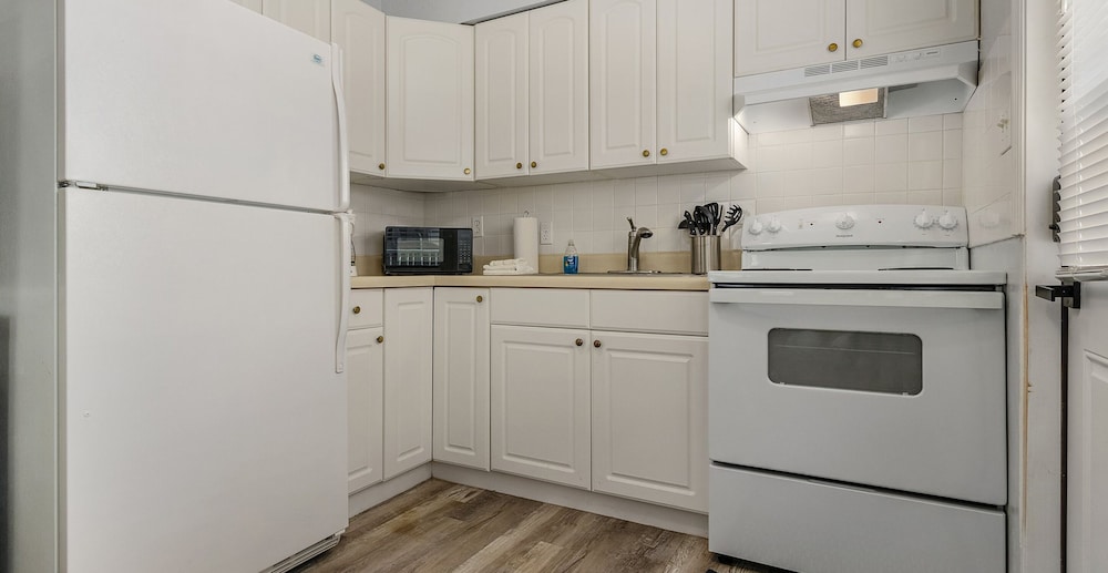 Condo, 1 Queen Bed with Sofa bed, Balcony (Waterview), photo 6
