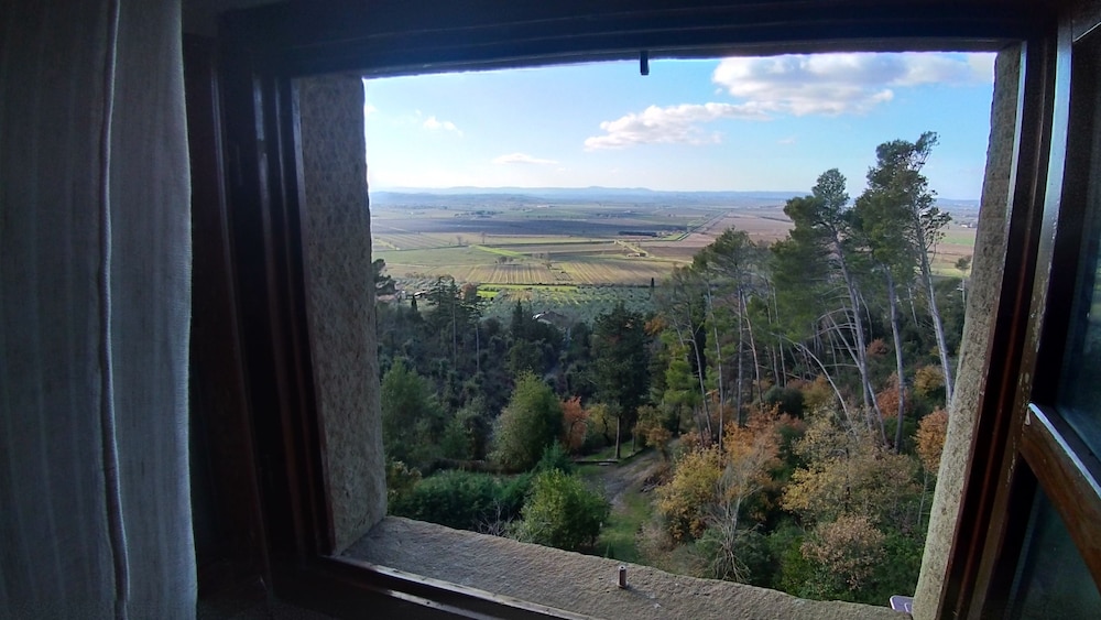 Suite, Valley View
