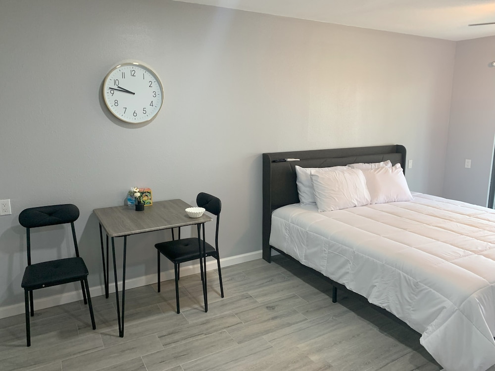 Signature Room photo 1
